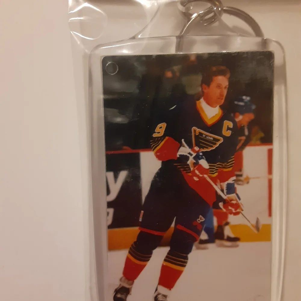 1995 NHL Hockey Key Chain St. Louis Blues Wayne Gretzky Brand New In Package